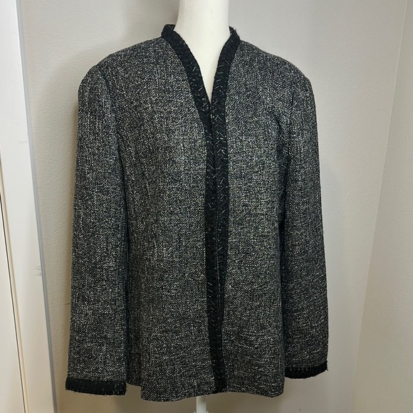 Coldwater Creek Jackets & Blazers - Coldwater Creek Women's Tweed Blazer with Black Trim